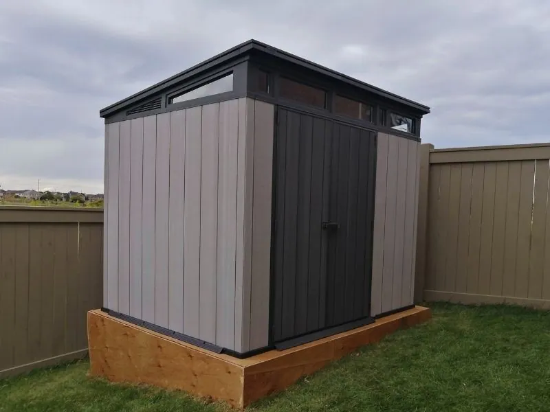 Lifetime shed assembled on a levelled wood base